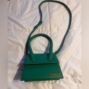 100% authentic JACQUEMUS LE CHIQUITO MOYEN bag in GREEN